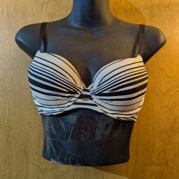 Victoria's Secret Other - Victoria's Secret Lined Demi Bra